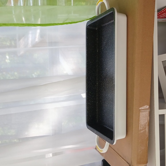 Curtis Stone Dura-Pan+ 2-in-1 Baker/Griddle Pan with Silicone Mat (Bright White) - Picture 6 of 6